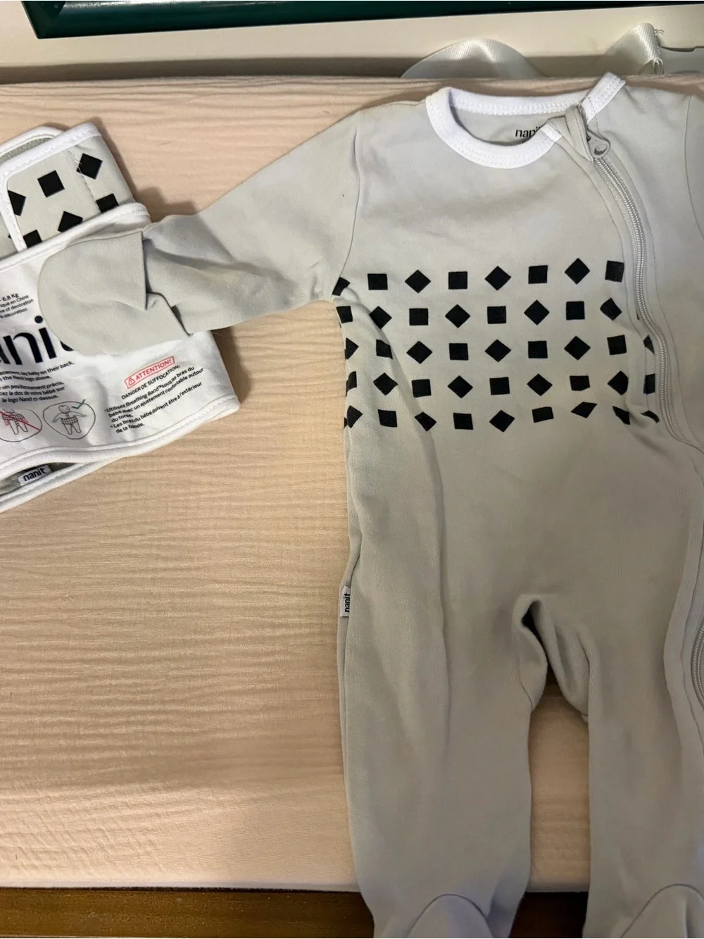 Nanit Gray Baby One-Piece Breathing Set and 2 Breathing Bands